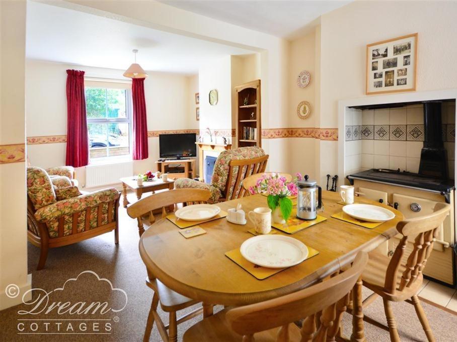 Brickyard Cottage Moreton  المظهر الخارجي الصورة